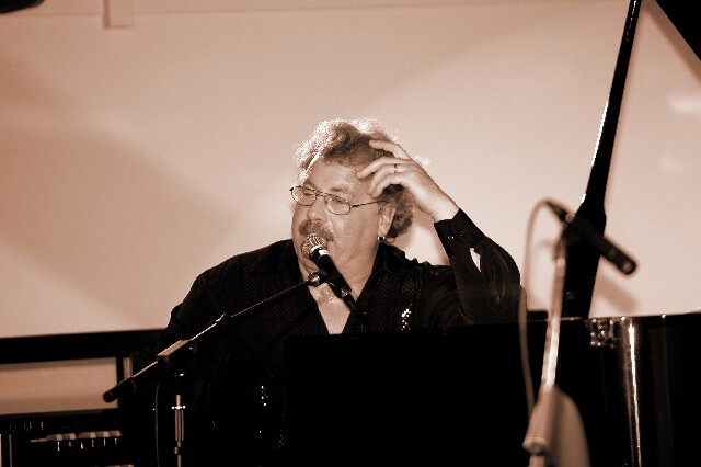min 2006 12 15 beaune boogie 253 sepia